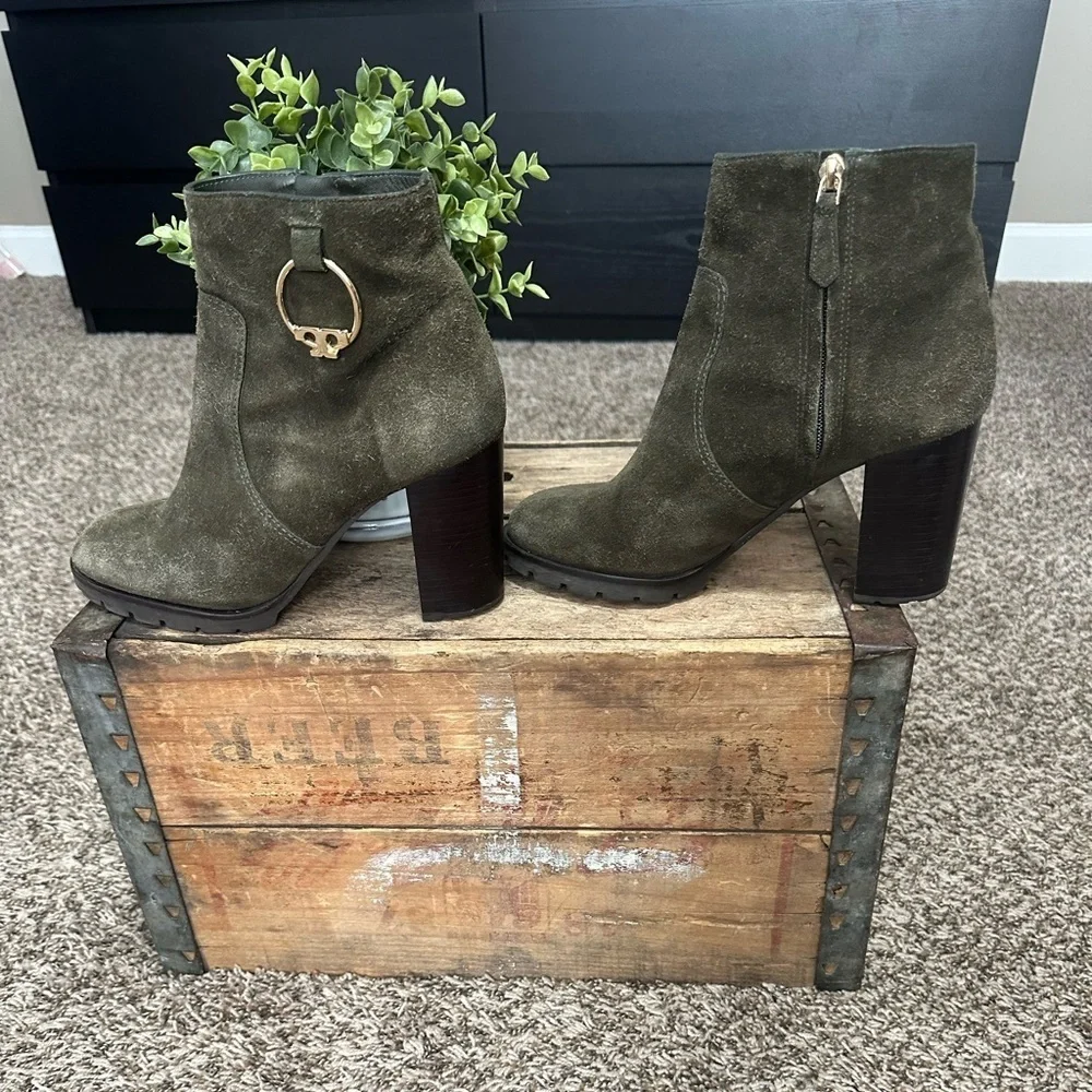 TORY BURCH Sophie lug sole bootie Dark Green Boots Shoes Womens Size 8.5